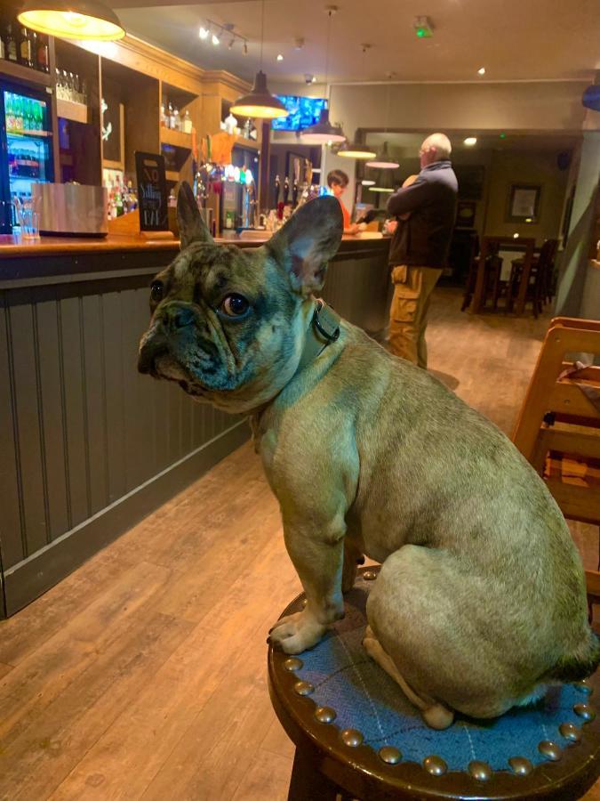 Hotel Crown & Anchor Woking Esterno foto