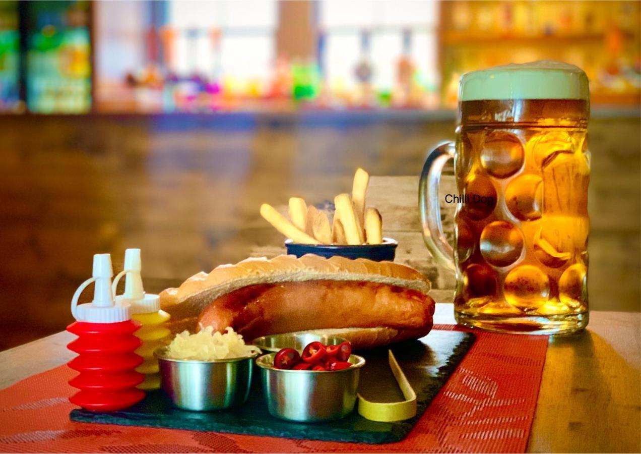 Hotel Crown & Anchor Woking Esterno foto